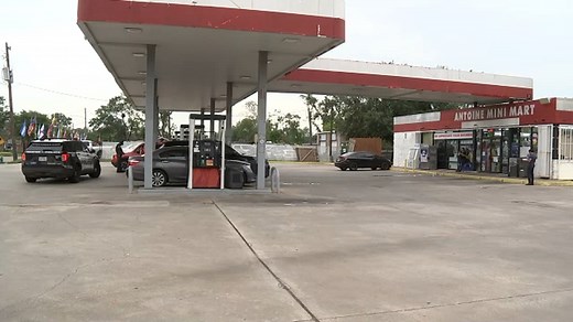 Victim found stabbed accused of robbing gas station in Spring Branch few hours earlier, HPD says