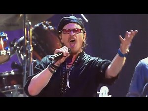 Toto - Hold The Line (Live in Poland) (HQ)