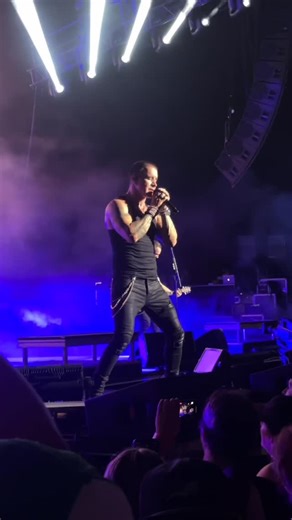 Live Nation Concerts on Instagram: "The final set of Summer of ‘99 and Beyond Festival with Creed had every person singing along at full volume. The energy of the crowd was unmatched and Creed closed out the fest with absolute power!"