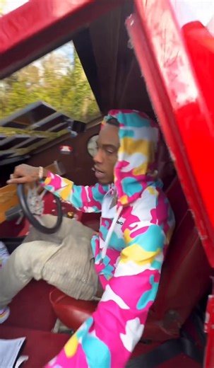 Soulja Boy in a… phone car? | DatPiff