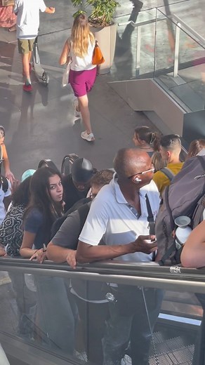 13K views · 166 reactions | Allô mon chouu藍藍 #MDR #prankvideo #humourdrole #cameracachee #humour | Feel Hiipe | Facebook