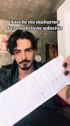 🎩 ¡Me multaron! 💸 Menos mal soy un mago que resuelve 😏 ¿por qué creen que fue la multa? . . . #Magia #Multa #TrucosDeMagia #ProblemasResueltos #mago #calico #cali #colombia