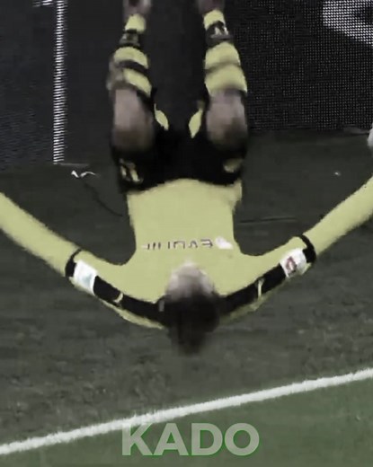 Aubameyang best célébration 🪄⚽~| #aubameyang #marseille #om #backflip #dortmund #arsenal #gabontiktok🇬🇦 #speed #edits #foryoupage #foryou #poutoi #pourtoi #fyppppppppppppppppppppppp #4k #viral #fypシ゚viral #premierleague #bundesliga #football #sport