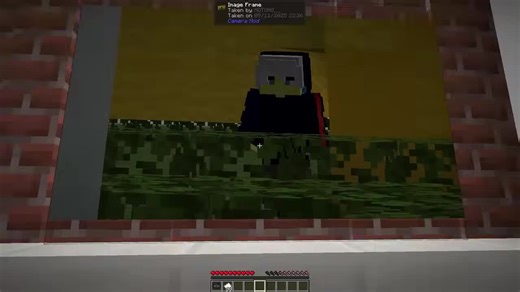 Using CCTV Cameras to Spy on Friends in Minecraft