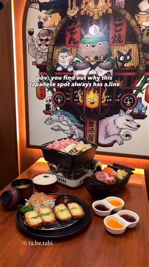 食べたび by Jane River on Instagram: "✨ Popular Izakaya Spot ✨ Cozy booth seating surrounded by charming decor, including a ceiling of cherry blossoms and artwork. Our booth featured an adorable Ghibli-inspired piece! Cheesey Tonkatsu and their specialty Nabes are must try. 😋 Featured 🍲 Pork belly Roll Sukiyaki Nabe $46 🍣 Small Sashimi Boat $37 🍱 Cheese Tonkatsu set $37 @hakoyaizakaya 📍 364 Lonsdale St, Melbourne VIC 3000 invite 🙏🏻 #melbournefoodie #japanesefood #izakaya"