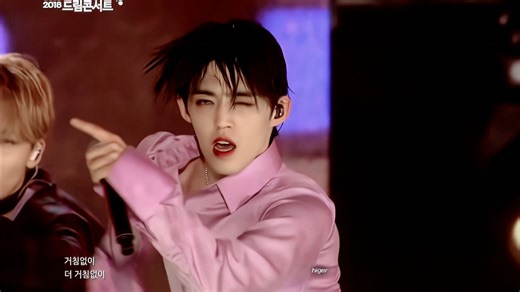 【4K中字】居然还有一场雨中的舞台 谢谢   Just do it（BSS 全员版)丨2018 Dream Concert丨直拍里后背 裤子都湿了