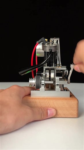 Miniature Desktop Harley V2 Engine Model Showcase