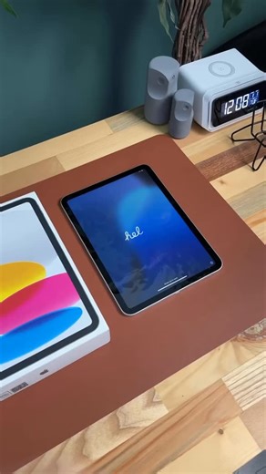 ℂ𝕒𝕡𝕥𝕒𝕚𝕟 𝕊𝕥𝕠𝕣𝕖 𝕃𝕦𝕨𝕦𝕜 on Instagram: "APPLE IPAD 11 2025 A16 128GB WIFI 11 INCH SILVER RESMI INDONESIA IBOX In the Box iPad USB-C Charge Cable (1 meter) 20W USB-C Power Adapter Liquid Retina display LED backlit Multi-Touch display with IPS technology 2360-by-1640-pixel resolution at 264 ppi True Tone 500 nits brightness Fingerprint-resistant oleophobic coating Supports Apple Pencil (USB-C) Supports Apple Pencil (1st generation) Chip A16 chip 5-core CPU 4-core GPU 16-core Neural Engi
