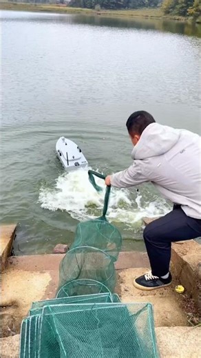 "Amazing Remote-Control Fish Catching Method"
