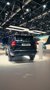 Definitivamente, ¡necesitábamos un gran angular para enseñaros #DaciaBigster! Interior espacioso, mucho espacio para las piernas en la parte trasera, techo panorámico... Cada detalle destila personalidad y estilo aventurero. ¡Entra y compruébalo por ti mismo! | Dacia