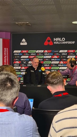 Mark Williams shares his thoughts in a post-match press conf. after a 10–4 victory over Kowalski