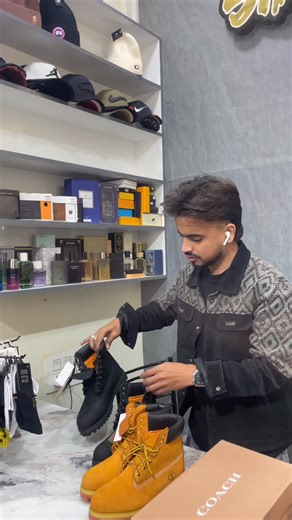 Instagram video by ShoeCase117 • Dec 17, 2025 at 2:05 AM