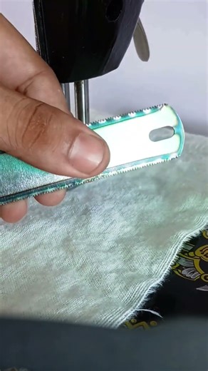 How to replace broken needle clamp in sewing machine. #sewing #sewingmachine #sewingtutorial #shorts