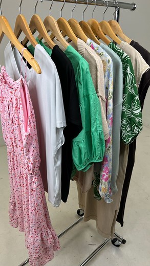 HELLO, SPRING. GOODBYE, SUBTLETY. 鸞 Warmer weather means goodbye...