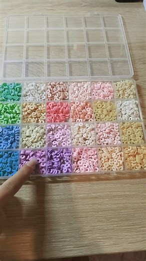 make a clay bead bracelet with me💓💓🫶🫶 #bracelet #claybeads #claybracelet #beads