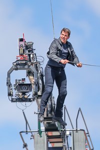 To potwierdzone! Polski gwiazdor zagra w 2 częściach "Mission: Impossible" z Tomem Cruisem | Kozaczek: Gwiazdy, plotki, celebryci, gorące zdjęcia, newsy ze świata show-biznesu