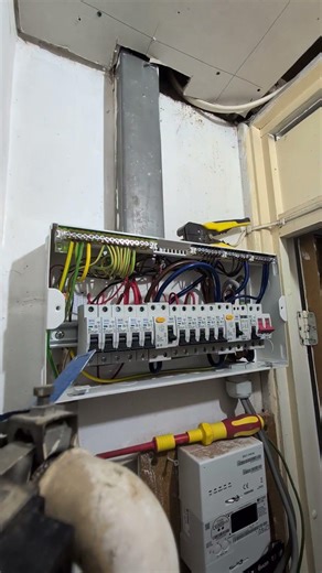 Let's go! Fuse board change. Split load RCD with SPD