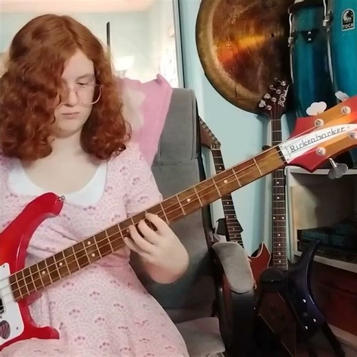 Insane keyboard bassline played on bass guitar by 7th grader! #joejackson #minimoog #rickenbacker