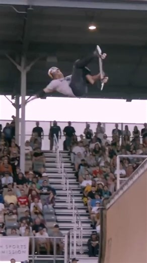 Vert Ramp Tricks LEGANDS #skateboarding #skateboard #skatelife #skateboardingisfun #skater #skate