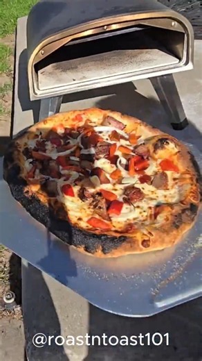 The Best Way to Use Leftover Pulled Pork (PIZZA)