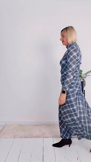 34K views · 25 reactions | Your coat is an essential element of your look ~ so don’t just throw on any old thing… Let me know if the 2nd coat completed the outfit better? Shop this outfit here: https://liketk.it/5uzZD Winter coat coat styling winter outfit brown coat #coatseason #browncoat #clairehallstyletips #clairehallstyle | Club Forty | Facebook