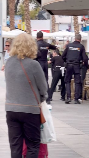 When a cafe doesn’t serve decaf coffee… | The White Moose Café