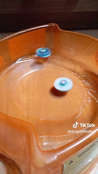 Blue Dragon vs White Dragon: Epic Beyblade Battle