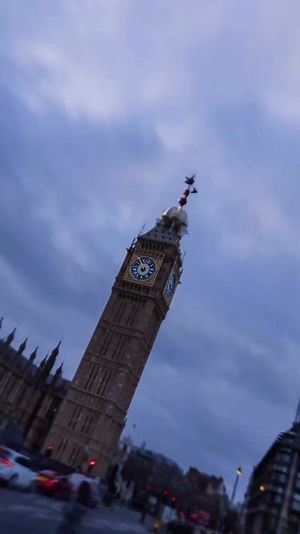 The Big Ben Sound Chimes and Tower Clock Face in the world Time Lapse