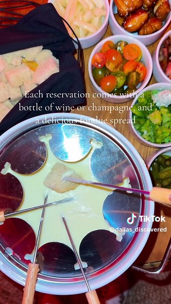 Reserve one of Hotel Vin’s 8 Dazzling Bubbles and enjoy a memorable night under the stars, which includes: 🫧 90 Minute Bubble Rental ⛷️ Charming Ski Lodge Decor 🔥 Fur Blankets & Heaters 🍷 One Bottle of Select Wine 🫕 House-Made Fondue served with a variety of accompaniments, including sourdough bread, marble potatoes, asparagus, bacon lardons, pretzel bites, & more! Winter Wonderland Bubble Experience 🗓️ Available Now - 2/14/24, Wed-Sun 4-9:30pm 📍 215 E Dallas Rd, Grapevine 🎟️ $250 Per Bub