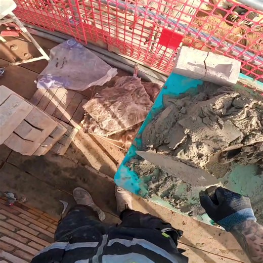 Effortless Bricklaying Technique Revealed