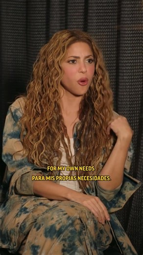 Devon got to sit down with Shakira, drew her portrait while talking about her new haircare brand Isima! 👨🏽‍🎨🎥 ➡️If you want to support Devon, checkout his limited edition watercolor prints that he sells for $199 USD, drawing, and painting course (link in bio)⬅️ Don't forget to follow Official Accounts of Devon Rodriguez: 💠 @devonrodriguezart & @devonrodriguez_espanol 💠 Twitter: @subwaydrawings #devonrodriguezart #NYCSubwayArtist #NYCArtist #artist #portraitdrawing #pencildrawing #drawingfa