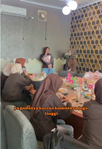 Siapa nih yang mau buket juga dari aku? #inlight #ownerinlight #affiliatemarketing #padahariini @Bidan Madura