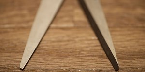 American fails to sneak 8-inch scissors into prison up his 'anal cavity'