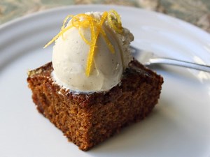 Gingerbread Cake with Lemon Glaze – A Not-So-Secret Christmas Tradition