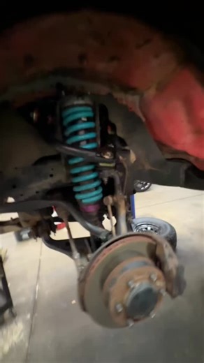 Part 2 for Hilux owners. This is what happens when fit a big lift in your Toyota Hilux. 4 inch lifts cause problems #more4x4 #Brookvale #toyotahilux #biglift #suspensionproblems | MORE 4x4