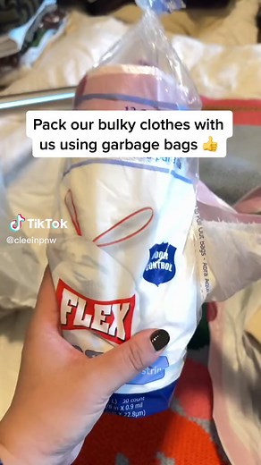 Vacuum Seal Clothes in Garbage Bags for Moving - Lifehack