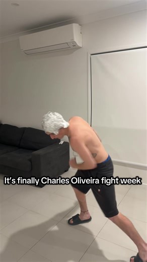 Charles Oliveira vs Max Holloway: Fight Week Preview
