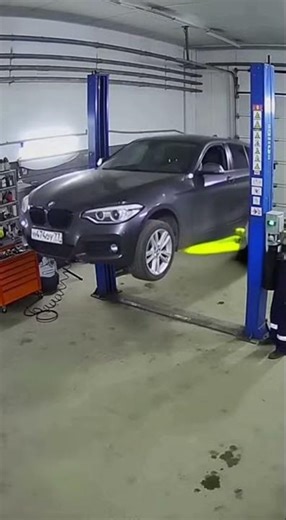 Hydraulic Lift FAILS with BMW on Top #mechanic #fail #shocking