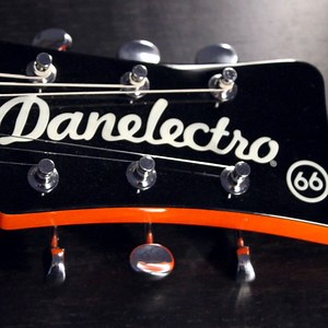 Test de la guitare électrique Danelectro 66