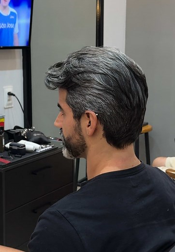 Old Money Haircut: Elegant Styles for Long Hair