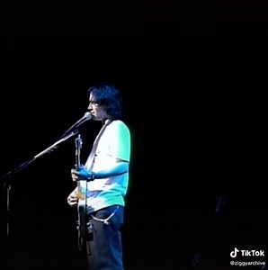 Jeff Buckley's Powerful Rendition of 'Hallelujah'