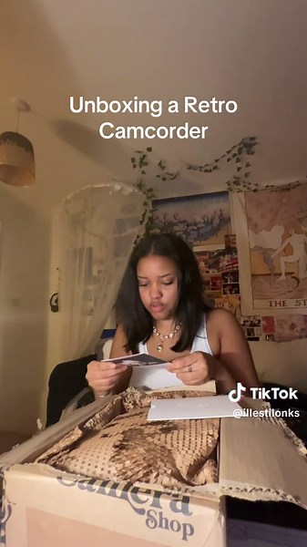 Unboxing a Retro Camcorder with my dopey ahh from @Retro Camera Shop i figured it out, for more follow my page :) 🍄 ✨#retrocamera #camcorder #hi8camcorder #vintage #retrocamerashop #fyp
