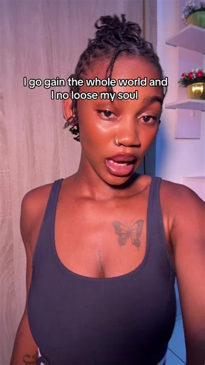 Mirabel's Unique Green Wig Transformation