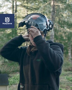 Husqvarna 592 XP – Klar til enhver udfordring. Gør din arbejdsdag lettere med Husqvarna 592 XP. Denne motorsav leverer imponerende skæreevne, mens X-CUT kæder og holdbare sværd sikrer, at du kan klare enhver opgave med lethed. Oplev, hvordan vores udstyr kan gøre arbejdet smartere og mere effektivt. Læs mere - https://www.husqvarna.com/dk/learn-and-discover/90cc/ | Husqvarna