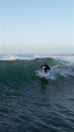 Surfers Surfing Surf in Cali - Smooth Cruisin🌊🏄‍♂️🌊🏄‍♂️