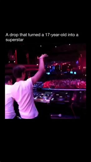 Unforgettable Concerts on Instagram: "🎤 Martin Garrix – “Animals” (First‑Ever Live Performance, 2013) At just 17 years old, Martin Garrix stepped onstage in 2013 and unleashed “Animals” live for the very first time — and the crowd had no idea they were about to witness the birth of a global EDM anthem. The drop hit like a shockwave, the room erupted, and you could feel the exact moment a teenager turned into the next festival headliner. It was raw, loud, chaotic, and absolutely electric — the k