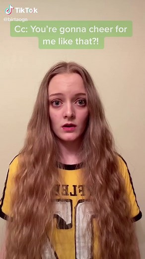 It’s this Hufflepuff’s first quidditch match!🧹 #hufflepuff #slytherin #ravenclaw #gryffindor #hogwarts #quidditch #harrypotter #hufflebuddy #duetme