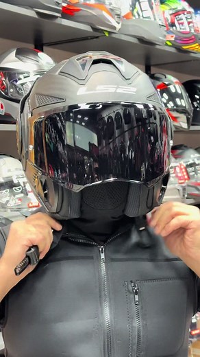 Explore the LS2 ADVANT X KARBON: Style Meets Safety