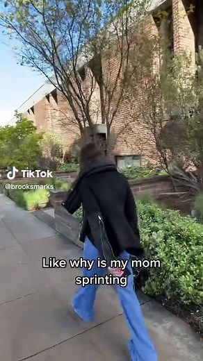 Mom's Sprinting: A Fun Outdoor Encounter