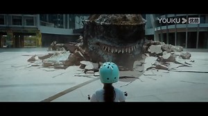 22K views · 296 reactions | The Land Shark entered the city and scared the little girl to tears, but in an emergency, electromagnetic waves repelled him! 陆行鲨进入城市吓哭小女孩，紧急时刻电磁波击退了他！ #陆行鲨 #landshark #优酷电影 #youkumovie | Youku Movie | Facebook